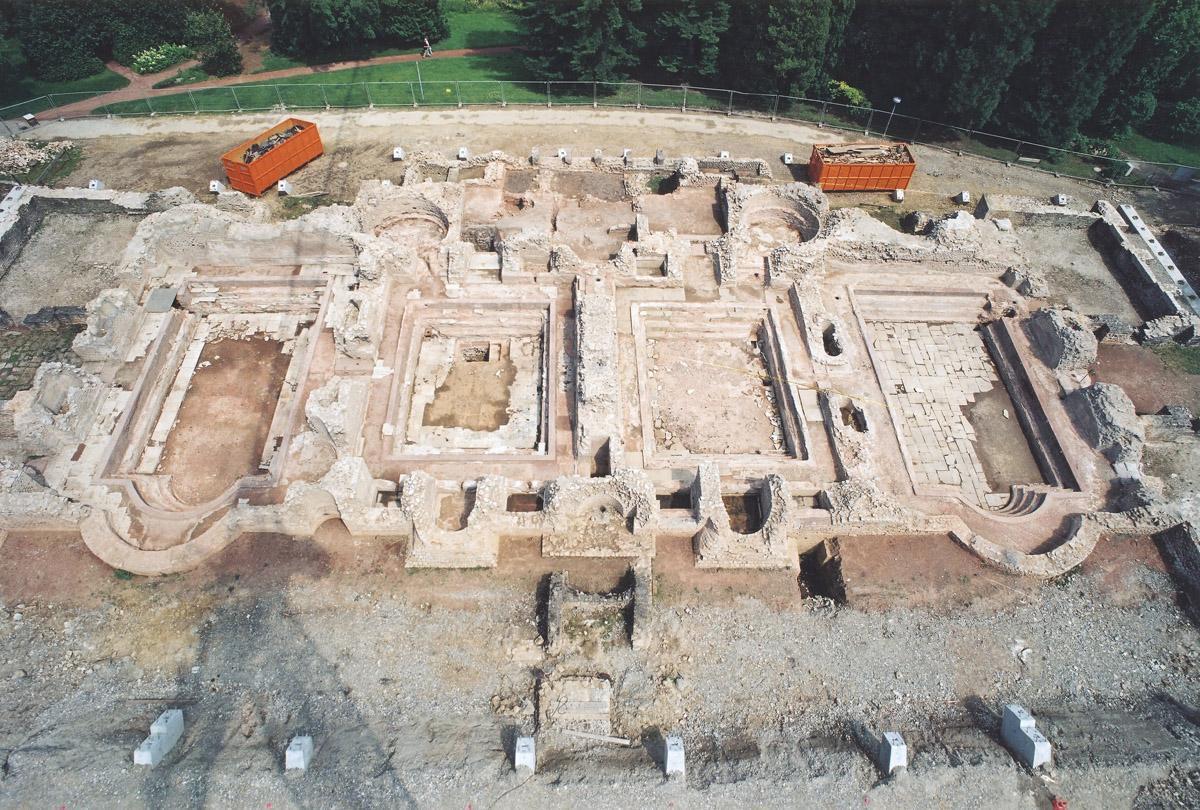 Ruine nach der Abtragung des alten Schutzdaches